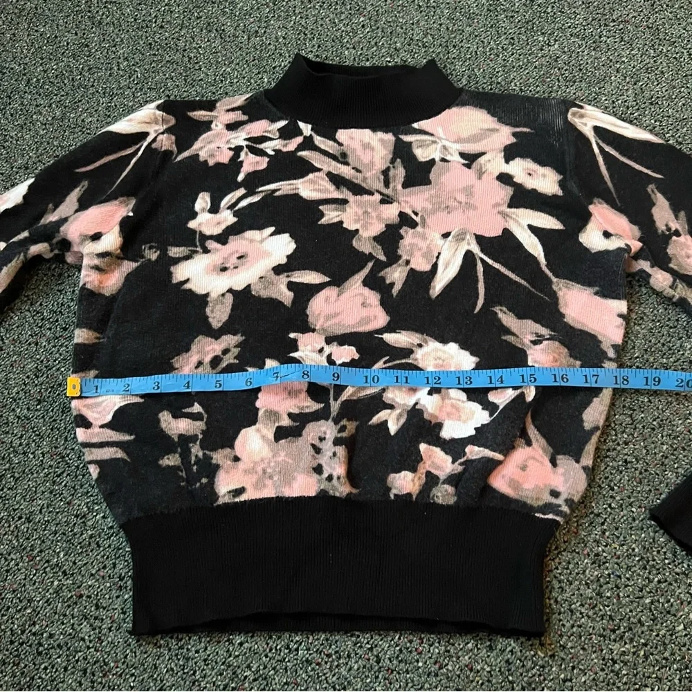 Black Colorblock Hem w/ Pink & Cream Floral Mockneck Fitted Long-Sleeve Sweater